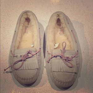 UGG Suede cream slippers pink laces